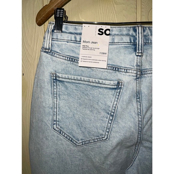 So Jeans Juniors 5 Loose Baggy Mom High Rise Cross-Over Waist Light Bleach Rips - Picture 7 of 9